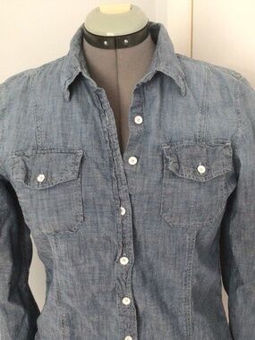 GAP 1969 Fitted Boyfriend Denim Button-Front Shirt